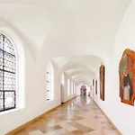 Kuroase Im Kloster 3*