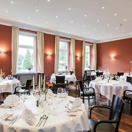 Kuroase Im Kloster 3*