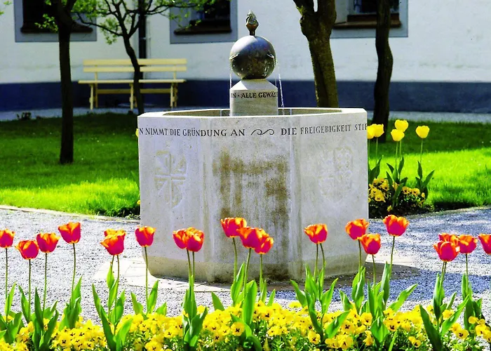 Kuroase Im Kloster 3*