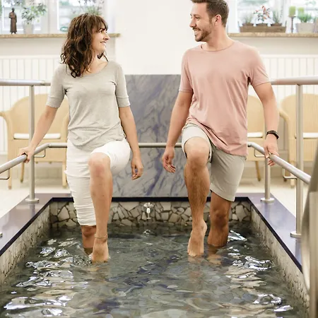 克罗斯特水疗绿洲酒店 酒店