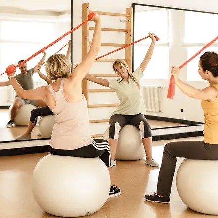 克罗斯特水疗绿洲酒店 酒店 巴特沃里斯霍芬