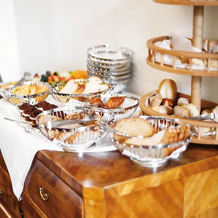 克罗斯特水疗绿洲酒店 3*