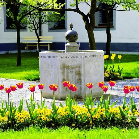 克罗斯特水疗绿洲酒店 3*