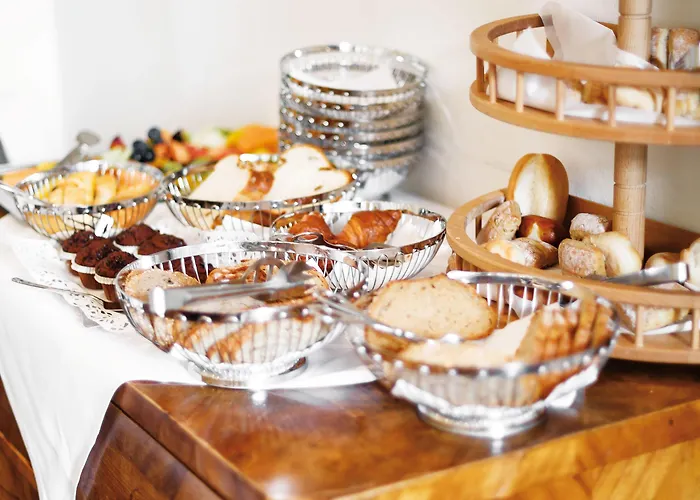 Kuroase Im Kloster 3*