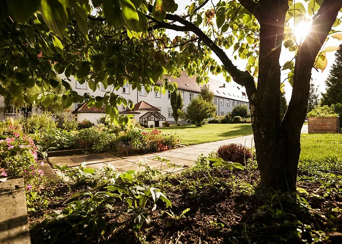 Kuroase Im Kloster 3*